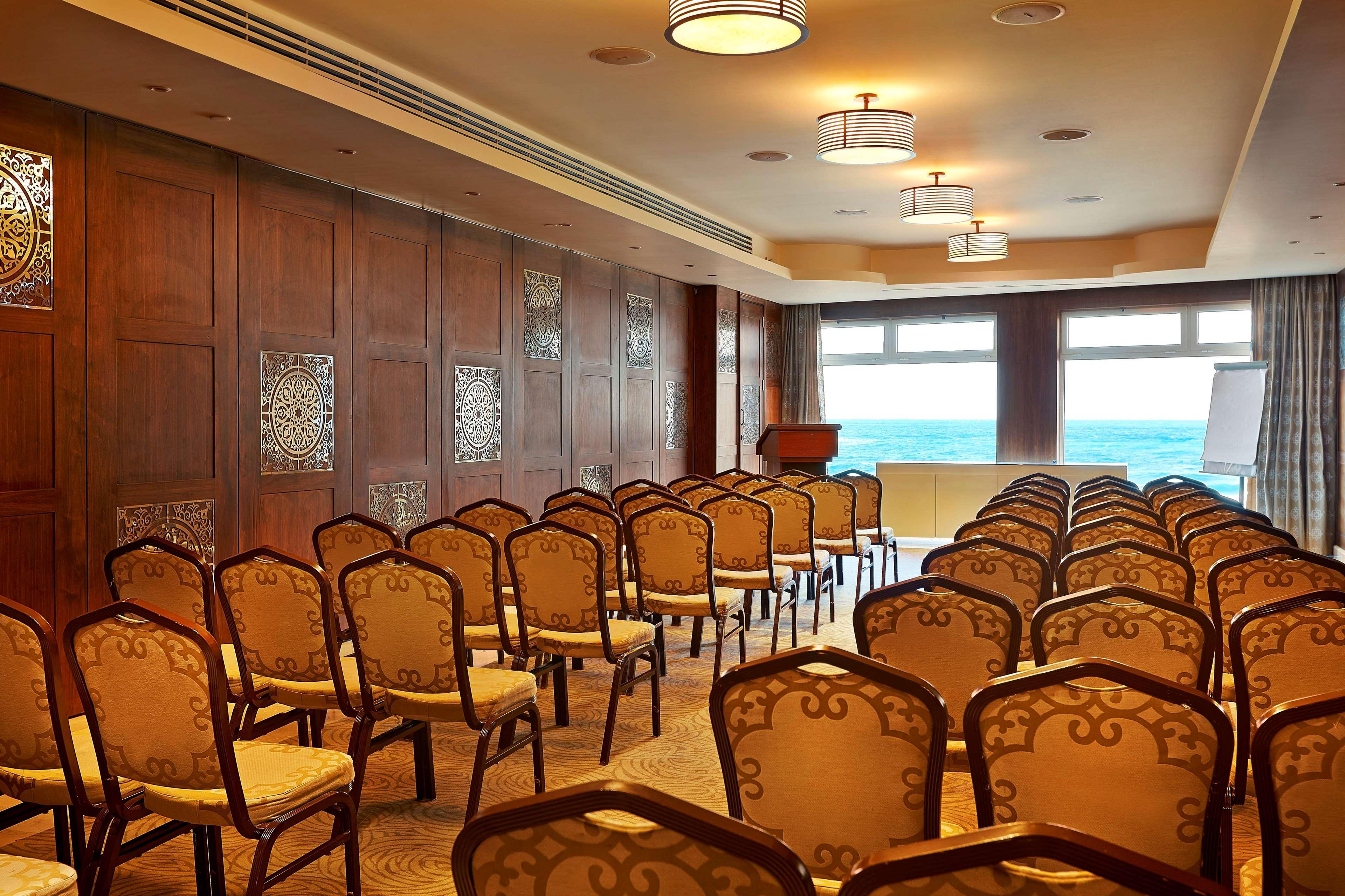 Hilton Alexandria Corniche Hotel Buitenkant foto The 2011 conference of the International Association of Students in Economics
